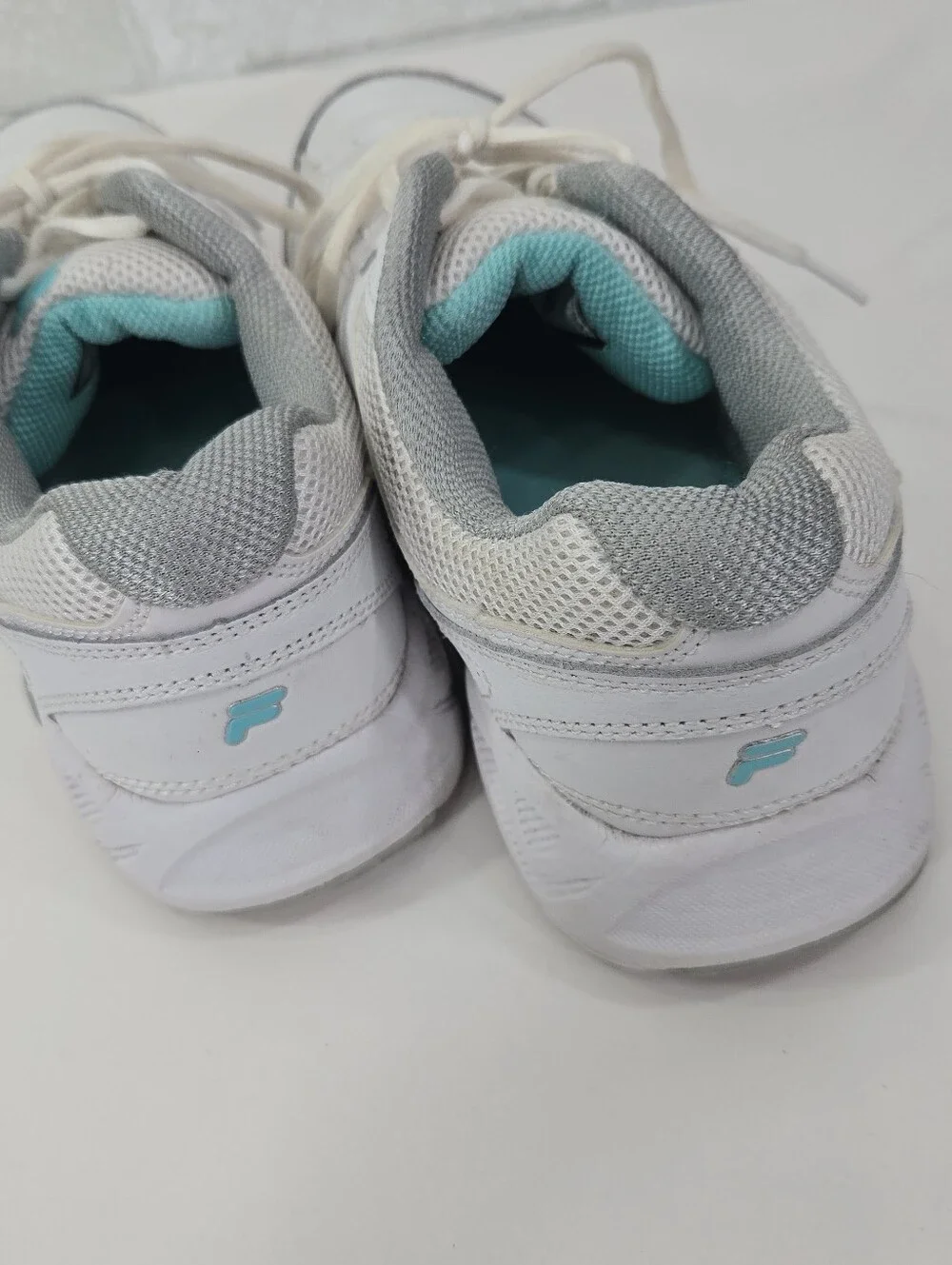 FILA cool max memory foam tennis shoes
